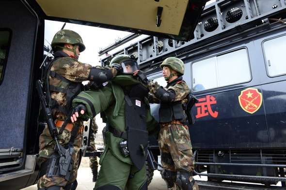 英國進(jìn)口MK5排爆服、SE153搜爆服各到貨20套！歡迎下單！